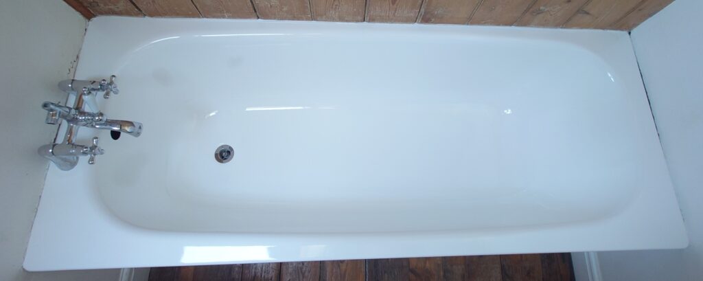 Full bath re‑surface re‑enamel service in Bristol home